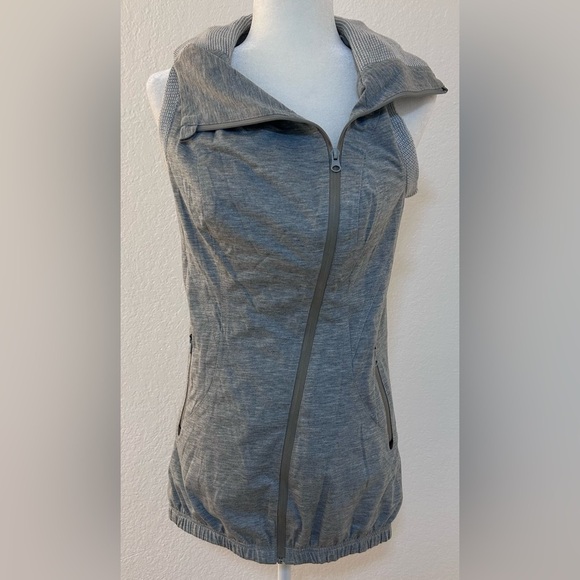 BNCI by Blanc Noir Gray Sleeveless Zip-Up Tunic Vest Size Small NWT - Picture 1 of 10